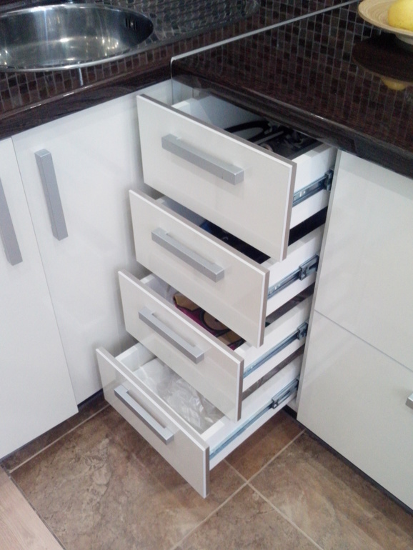 А можно я похвастаюсь кухней?