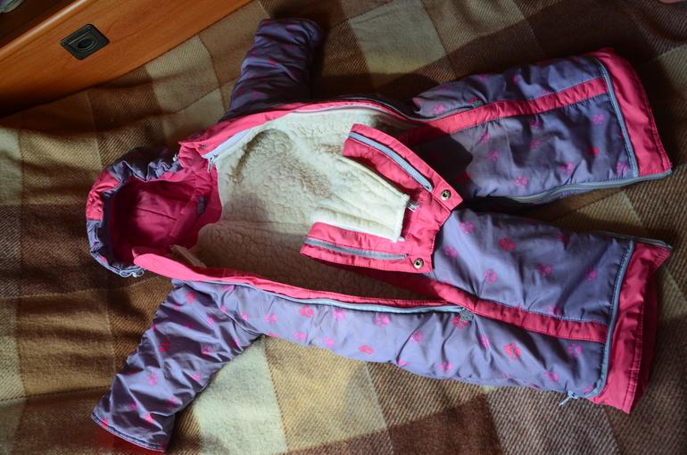 комбинезон 2 в 1 для девочки на рост 74- 82.