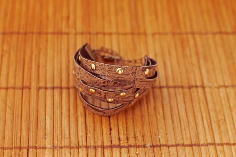 Браслеты из искусственной кожи с клепками!