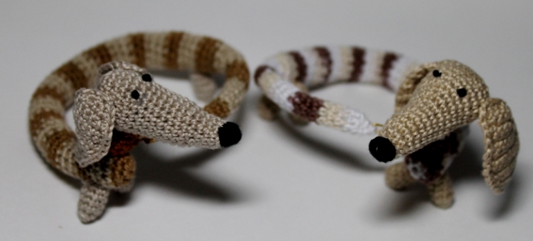 Слингобусы и браслетики.