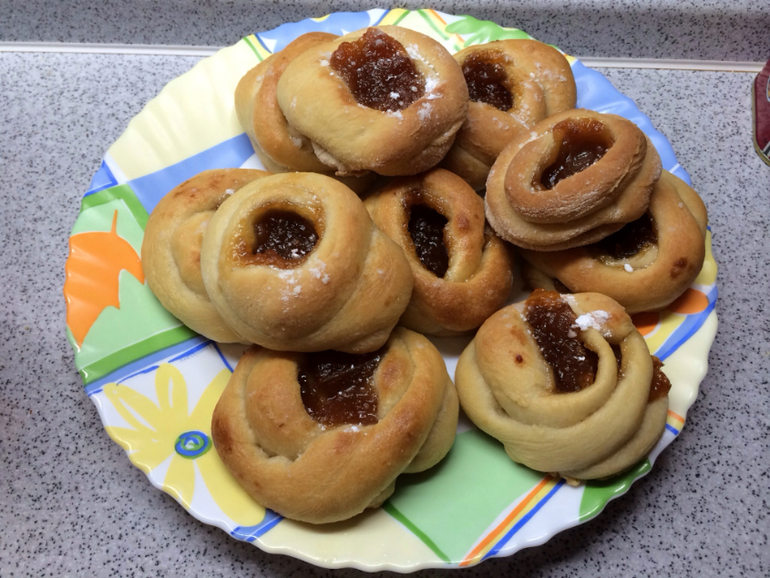 Ватрушки с яблочным джемом