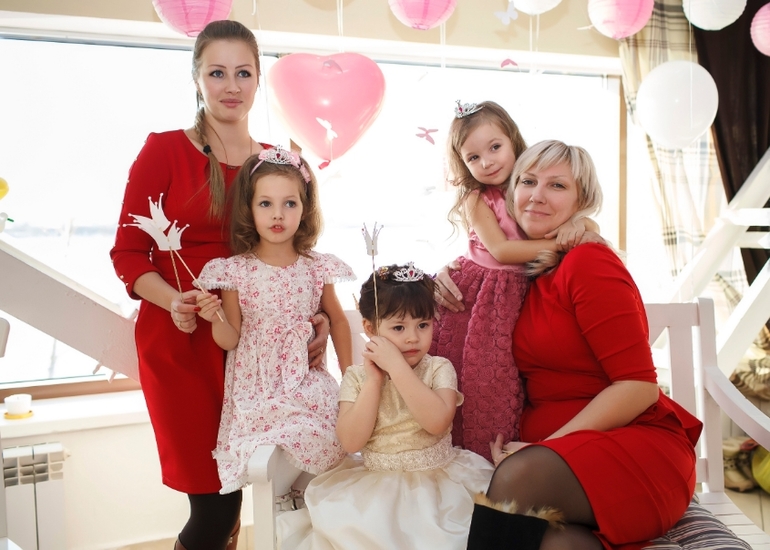 4 года: праздник для Принцесс)