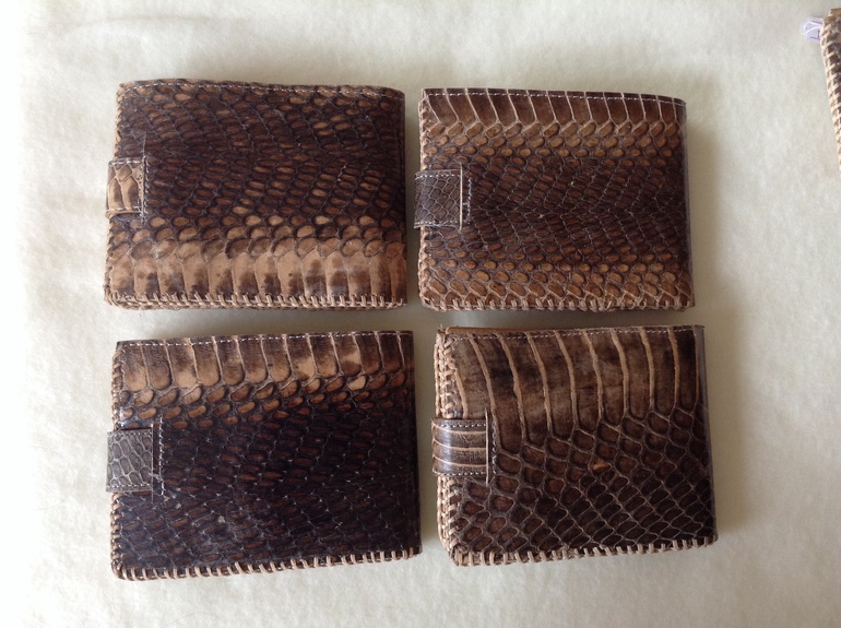 Портмоне из натуральной кожи питона