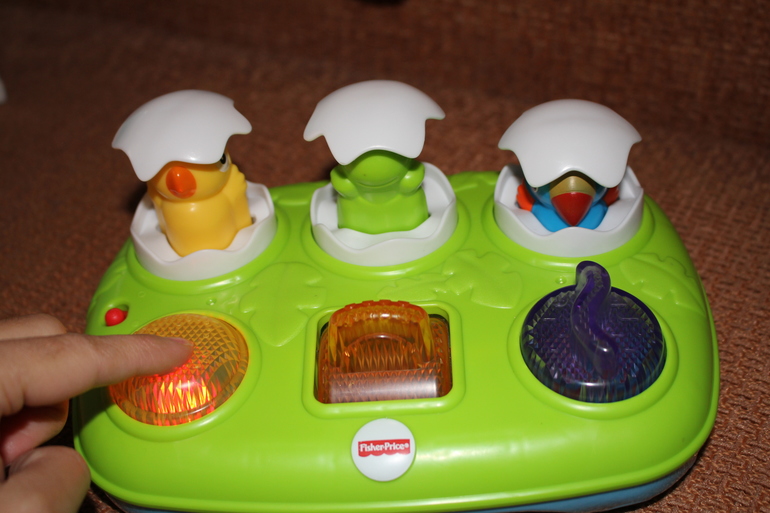 Продаю Fisher Price 2 игрушки (телефон-каталка, веселые друзья)