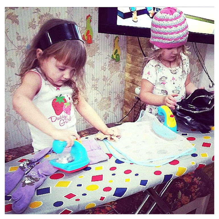 Помощницы...