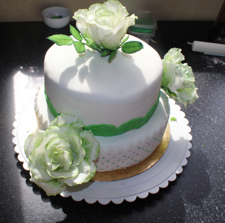 Свадебный и фигурки пони