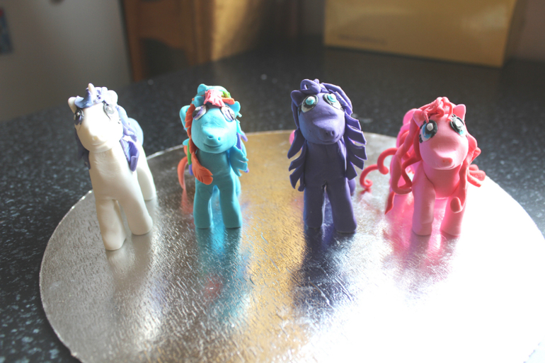 Свадебный и фигурки