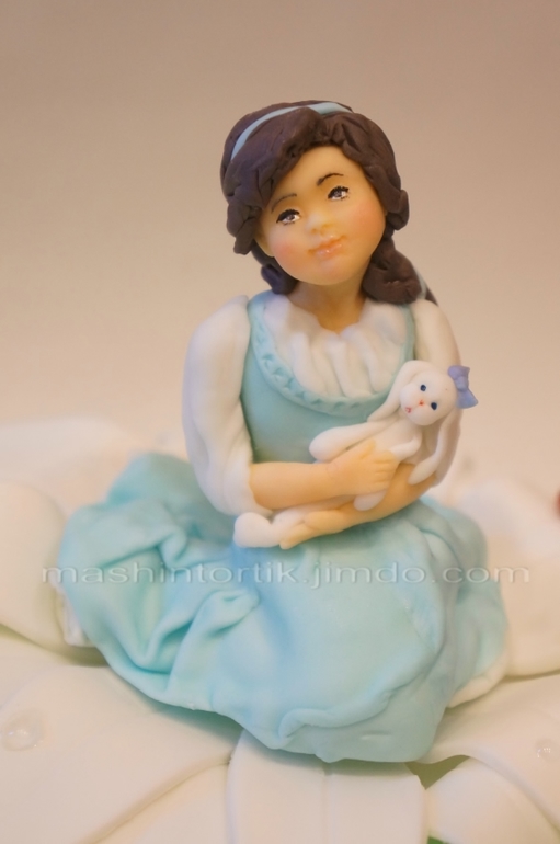 Девочка в цветке