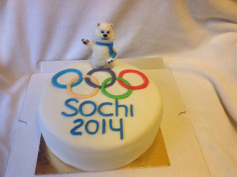 Девочки оцените мои первые тортики!Буду рада критике!))))Не проходите мимо.