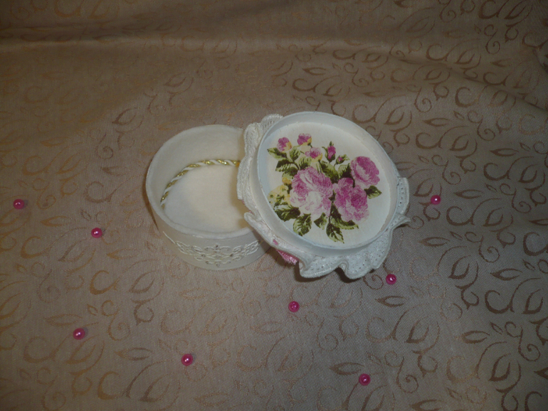 Шкатулка-игольница "Розовое настроение"