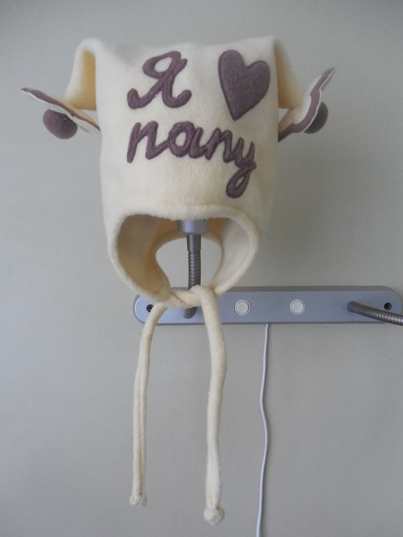 Очень много шапочек!)