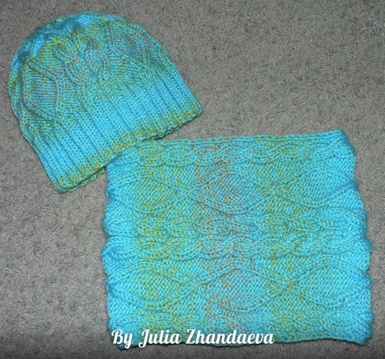 шапочка и снуд для яркой девушки