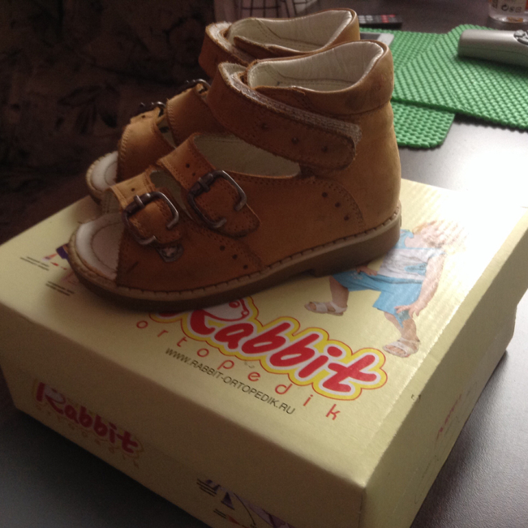 Сандалии Rabbit -21 размер и ботинки в подарок!!