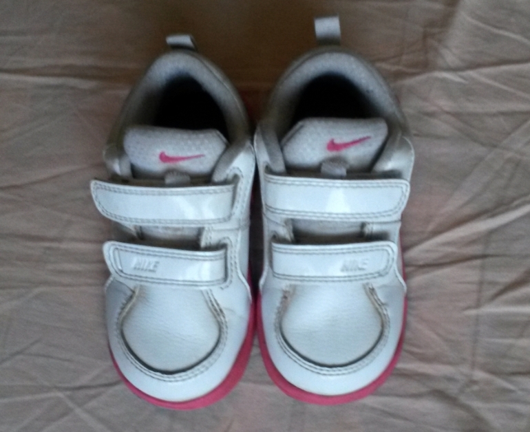 продаю кроссовки Nike детские 23,5 р-р