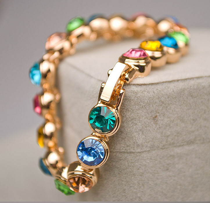 радужные браслеты, цена 190 руб!