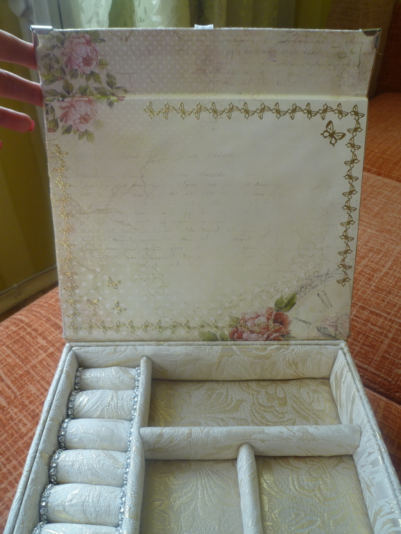 ---------------шкатулка для ювелирных украшений--------------