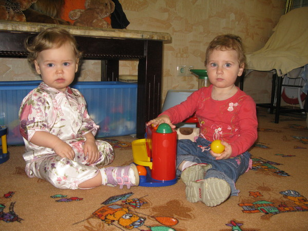 Фото-история двух подружек- Даши и Кристины