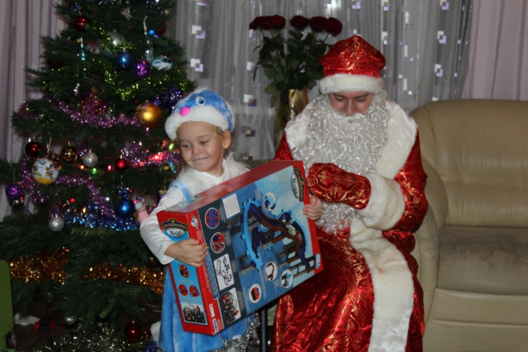 А к нам приходил Дед Мороз!!