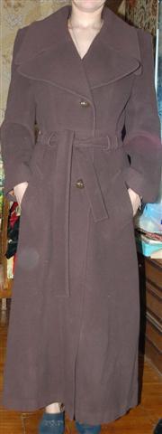 женские вещи, в основном 50-52, одно пальо 42-44. М. Савеловская