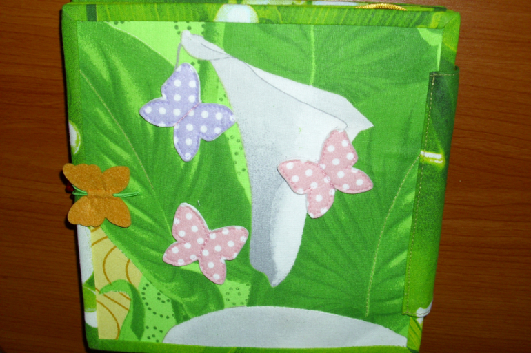 Развивающая книжка с котиком