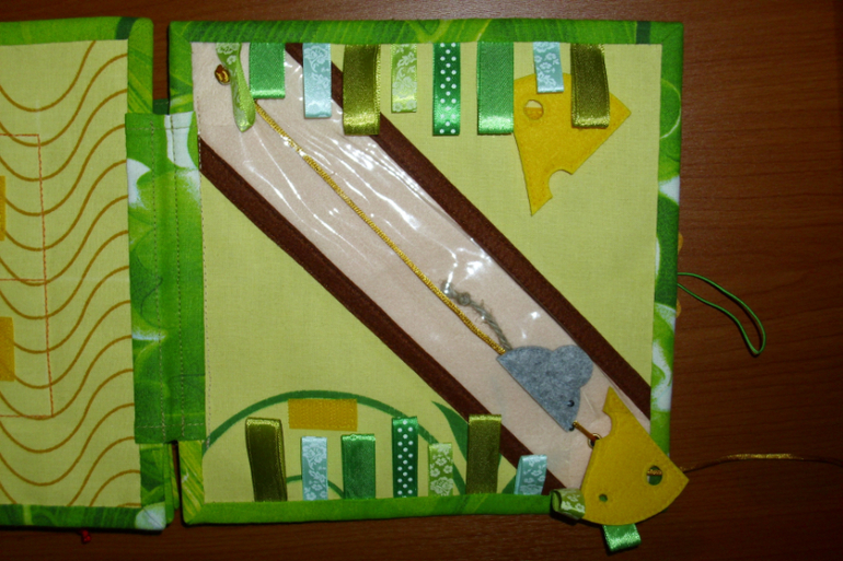 Развивающая книжка с котиком