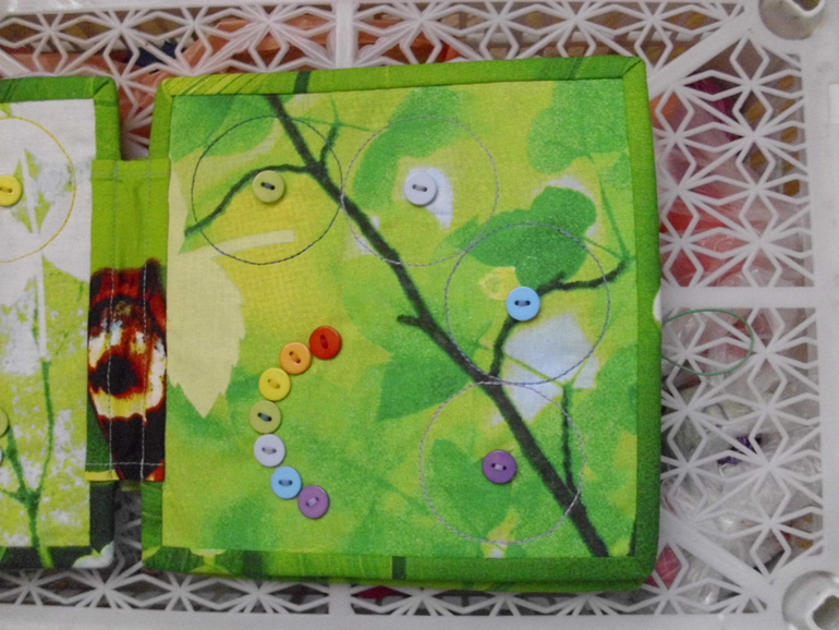 Книжка с зайчиком