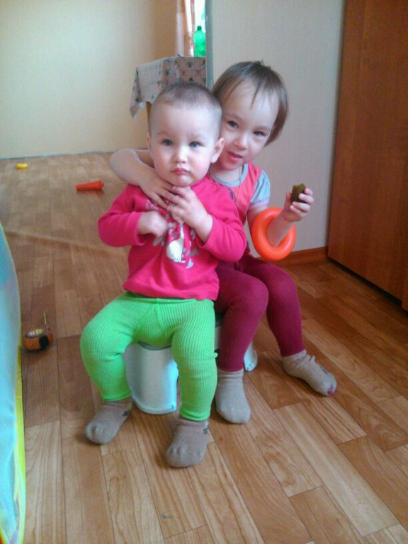 Даше 3 года, ну и вообще давно ничего не писала про девчонок =)