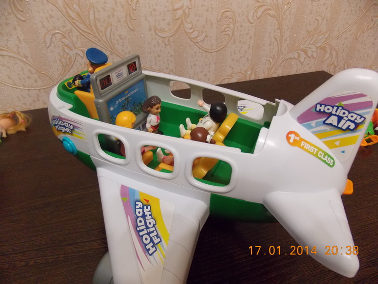 Игрушки, которые дочуне принес Дедушка Мороз!!!