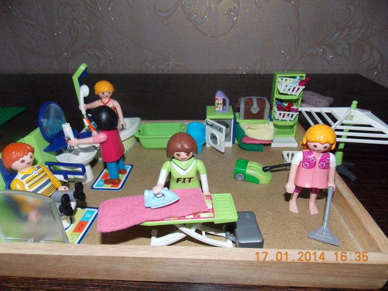 Игрушки, которые дочуне принес Дедушка Мороз!!!