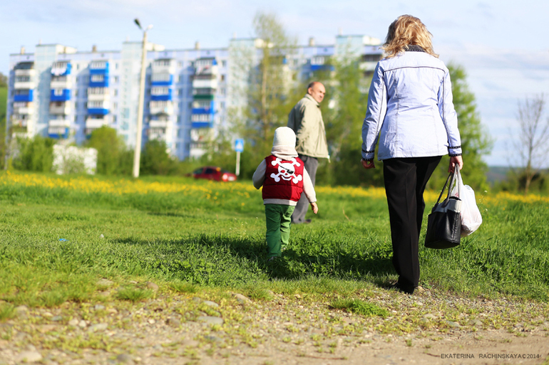 Прогулка с бабушкой и дедушкой