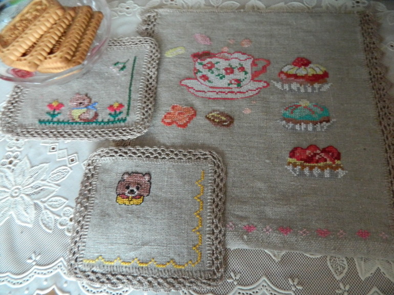Вышивка на салфетках