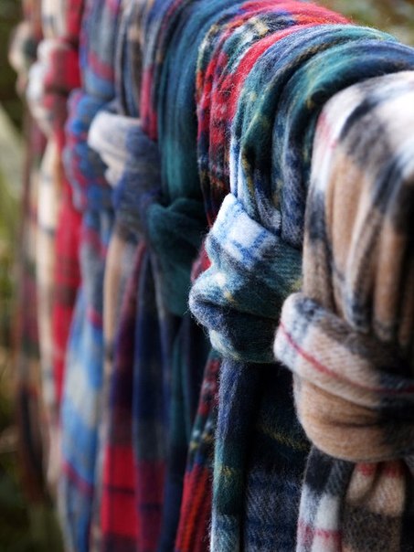 ВРЕМЯ УТЕПЛЯТЬСЯ: теплые свитеры и шарфы из ИРЛАНДИИ( 100% овечья шерсть)