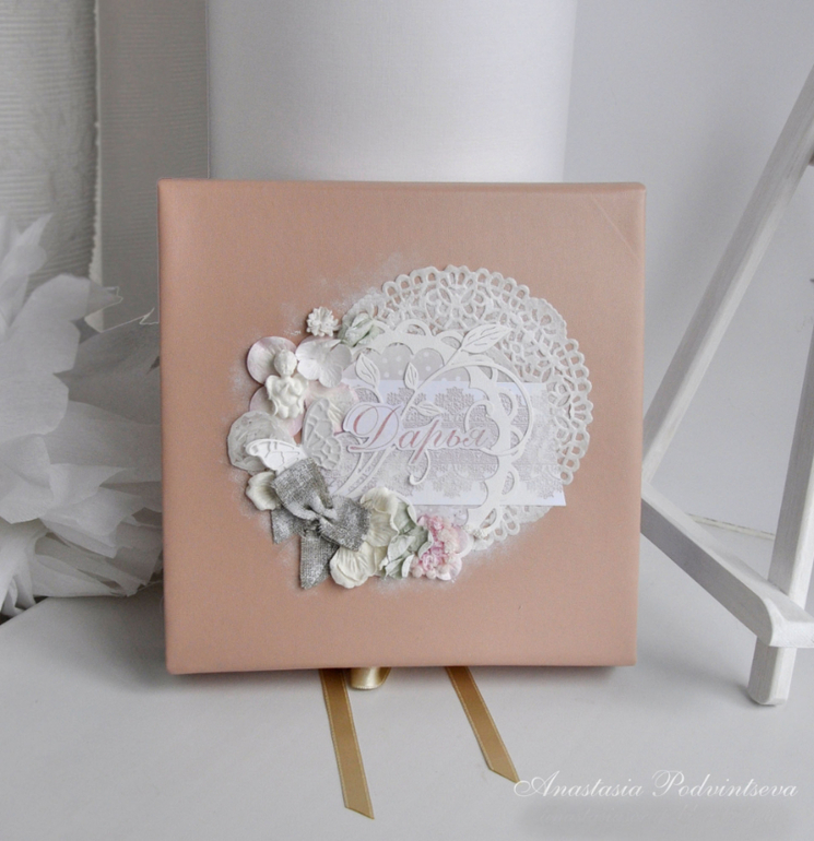 Шкатулка для маминых сокровищ и блокнот.