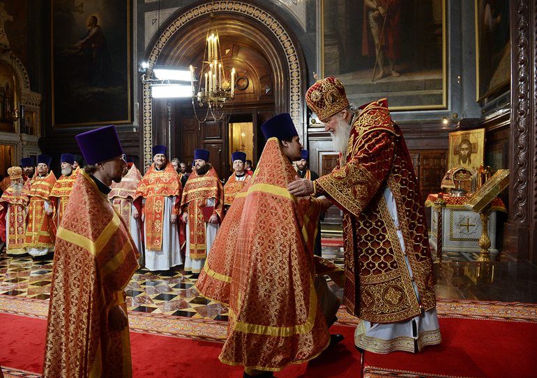 А вот наш папа на Пасху...