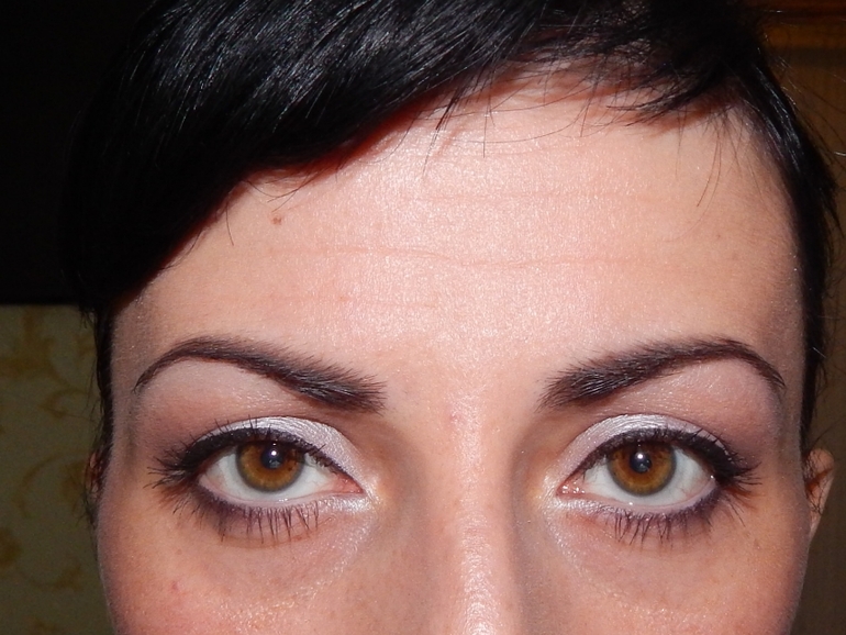 Подводка  мейбелин