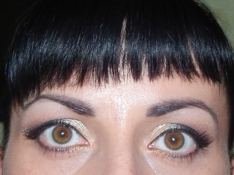 Вечерний  макияж  в  технике   уголок