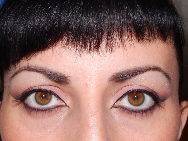 Макияж кошачий глаз