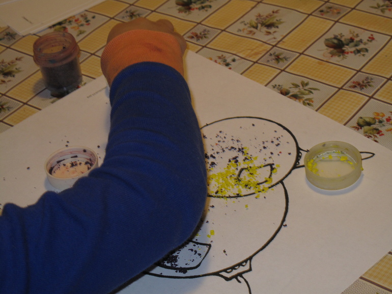 День 22 Восковые мелки заранее на терке протертые