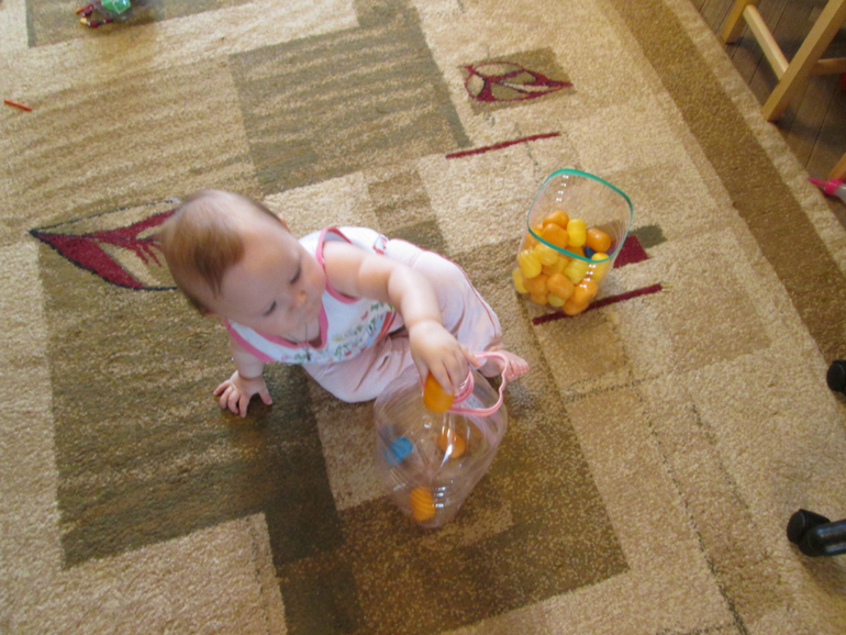 Контейнеры от киндер сюрпризов.