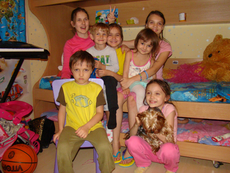 В гостях в большом семействе 6 детей.....