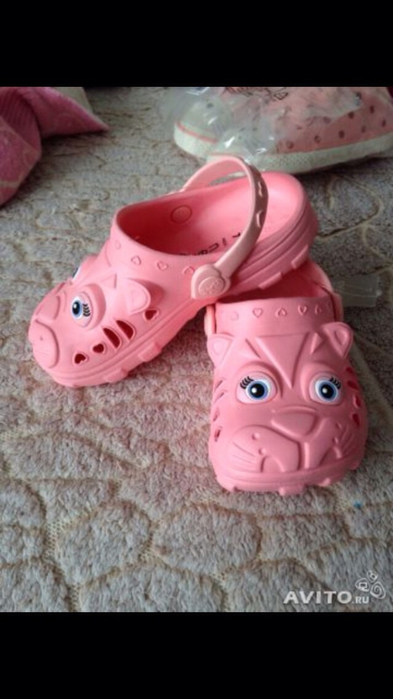 Продам новые кеды, сандали и тапочки для купания фирмы Next