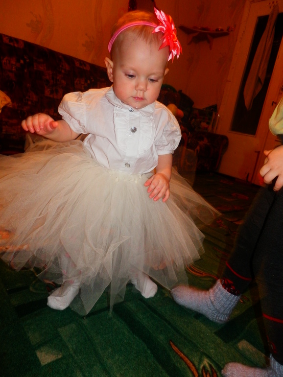 9 месяцев доченьке))