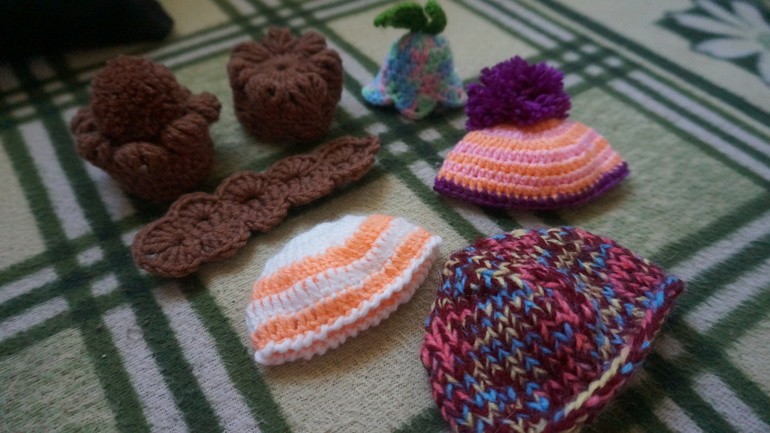 Шапочки для кукол в наличии и на заказ.