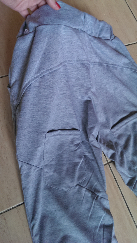 оригинальные фото, серые брюки