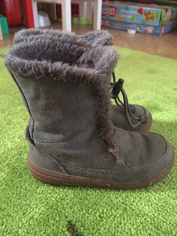 Обувь на девочку 26 - 28 р-р