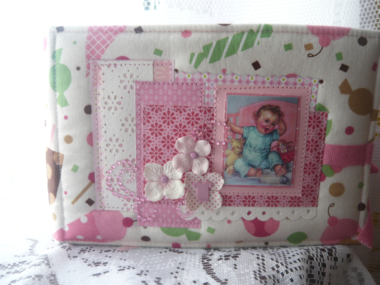 Альбом для девочки на 1 год жизни+ короб в подарок продается