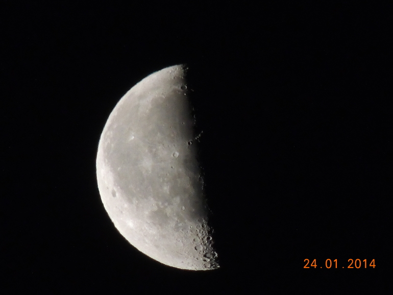 Луна из окна Никон Кулпикс P510