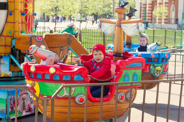 Майские праздники)