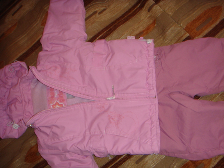 костюмчик для девочки 92 размер 800 руб. Б\у в очень хорошем состоянии