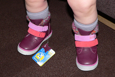 Обувь 22 и 24 размер.